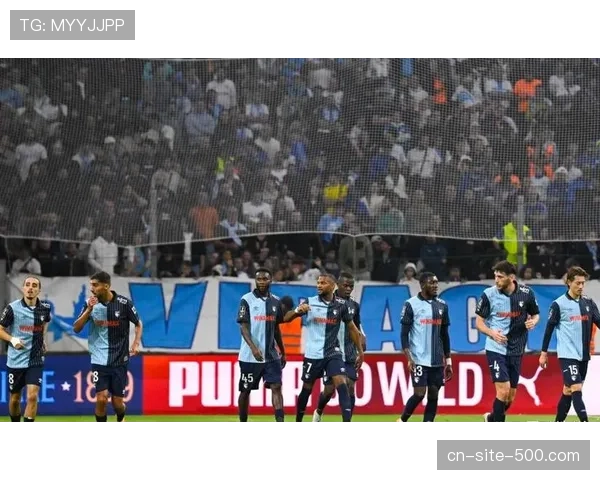 勒阿弗尔门将多次扑救，成为球队关键球员